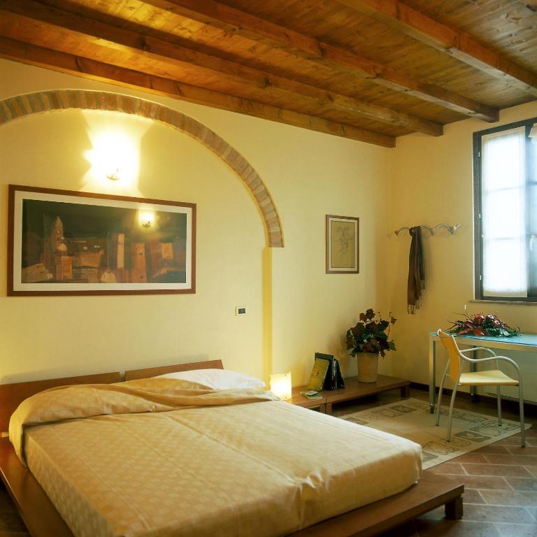 Agriturismo Santa Maria Bressanoro Castelleone Exterior photo